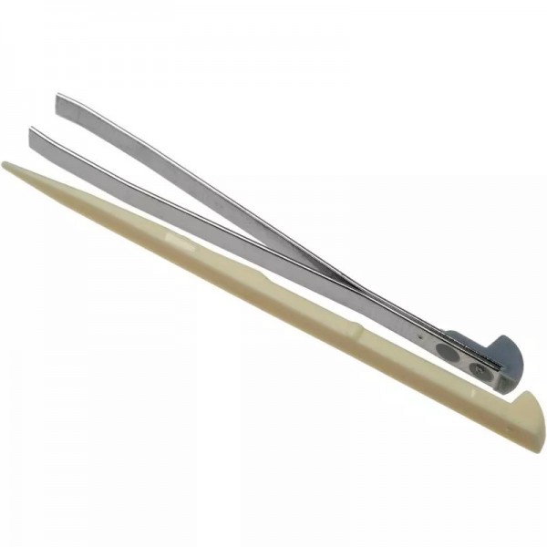 Складаний ніж Victorinox Classic SD 58 мм 7 функцій Червоний у блістері (0.6223.B1)