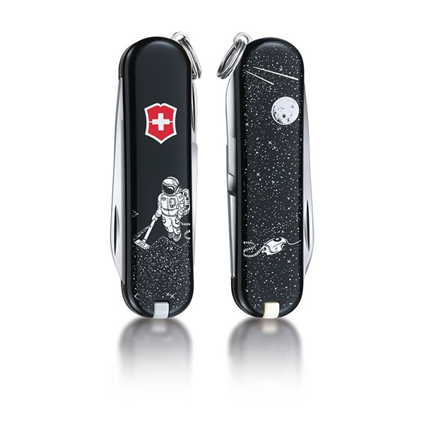 Складаний ніж Victorinox Classic Space Cleaner 06223.L1408