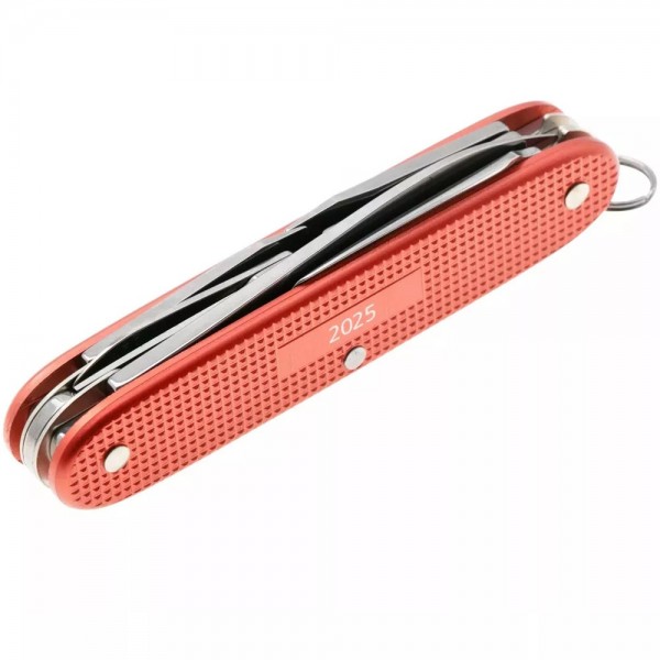 Колекційний складаний ніж Victorinox PIONEER X Stone Red 93мм/3 шари/9 функцій/блідо-червоні рифлені накладки /кернер/ножиці (Lim.Ed. 2025) (0.8231.L25)