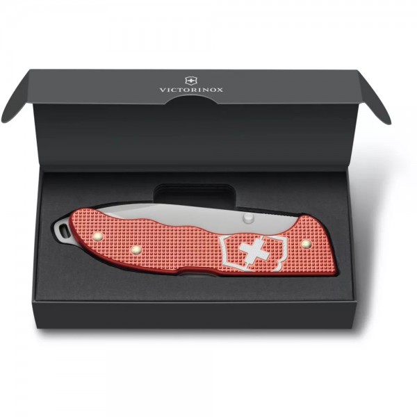 Коллекційний ніж 136 мм "Victorinox" Evoke Alox Stone Red 5 функцій, блідо-червоні рифлені накладки,блокування леза, кліп,паракорд (Lim.Ed. 2025) (0.9415.L25)