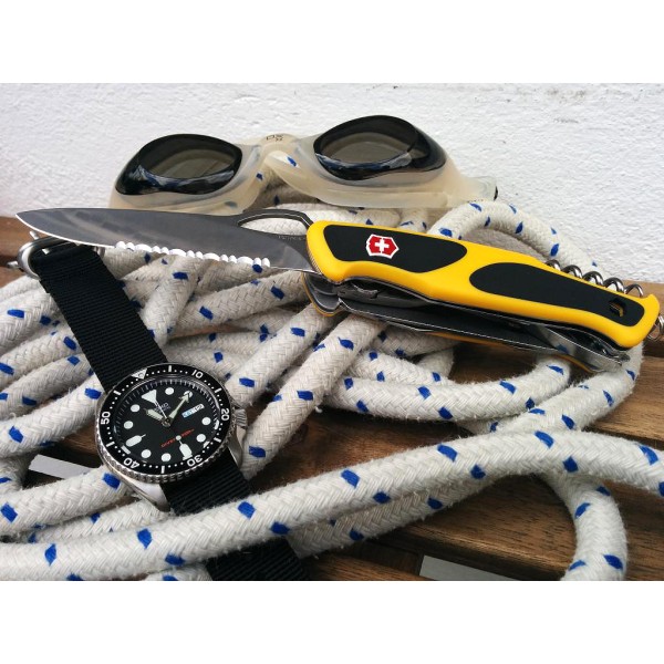 Складаний ніж Victorinox RANGERGRIP Boatsman 0.9798.MWC8