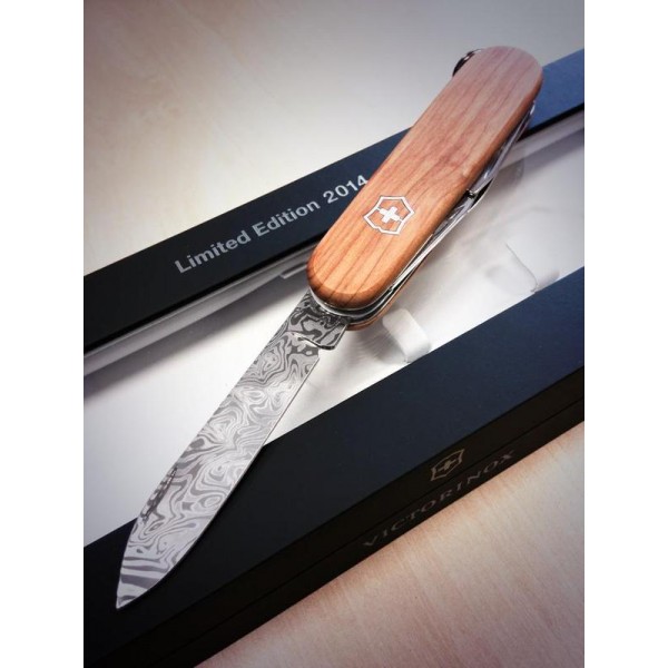 Складаний ніж Victorinox SPARTAN Damascus Vx13601.J14