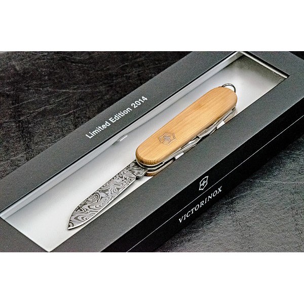 Складаний ніж Victorinox SPARTAN Damascus Vx13601.J14