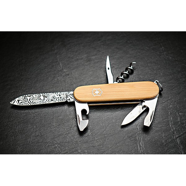 Складаний ніж Victorinox SPARTAN Damascus Vx13601.J14