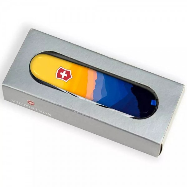 Складаний ніж Victorinox Camper Ukraine 91 мм 14 функцій Гірський пейзаж (1.3613.7_T3190pw)