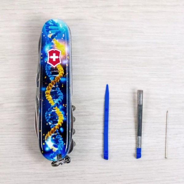 Складаний ніж 91мм Victorinox Huntsman Zodiac15 функцій синій ДНК Українця (1.3713.3_T3270pw)