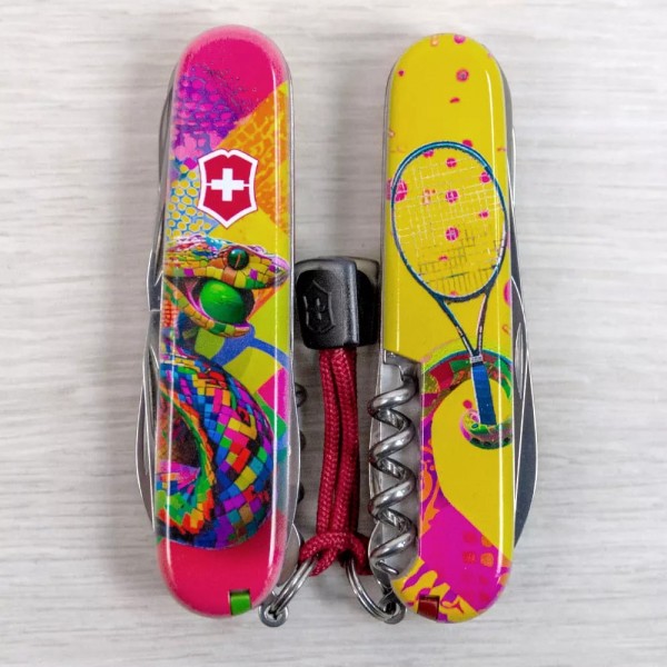 Складаний ніж 91мм Victorinox" Huntsman Zodiac 15 функцій, Змія-тенісист (1.3713_Z4300pk)