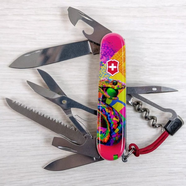 Складаний ніж 91мм Victorinox" Huntsman Zodiac 15 функцій, Змія-тенісист (1.3713_Z4300pk)