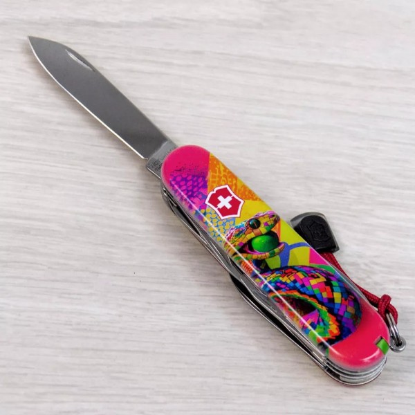 Складаний ніж 91мм Victorinox" Huntsman Zodiac 15 функцій, Змія-тенісист (1.3713_Z4300pk)
