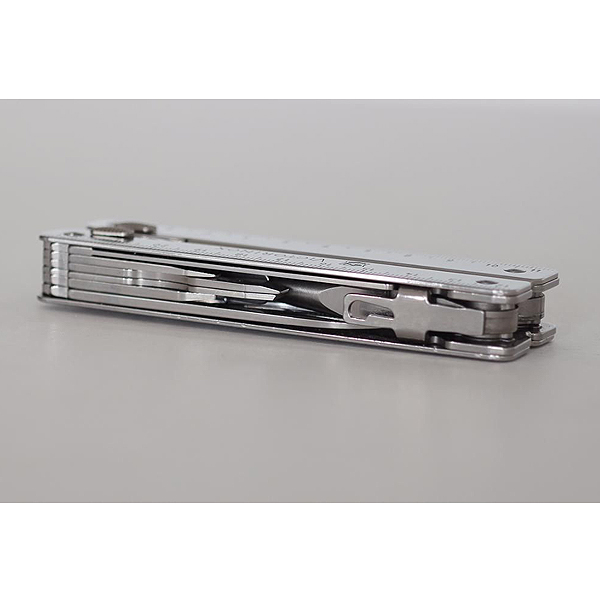 Мультитул Victorinox Swisstool 3.0323.L