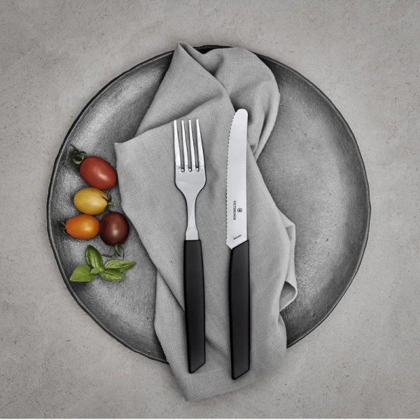 Кухонний ніж Victorinox Swiss Modern Tomato&Sausage 6.9003.11W