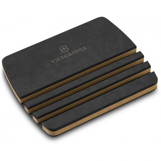 Підставка для дощок Victorinox Epicurean Cutting Boards для 3 дощок Черн. (127x102x12мм) Vx74118 Підставка для дощок Victorinox Epicurean Cutting Boards для 3 дощок Черн. (127x102x12мм) Vx74118