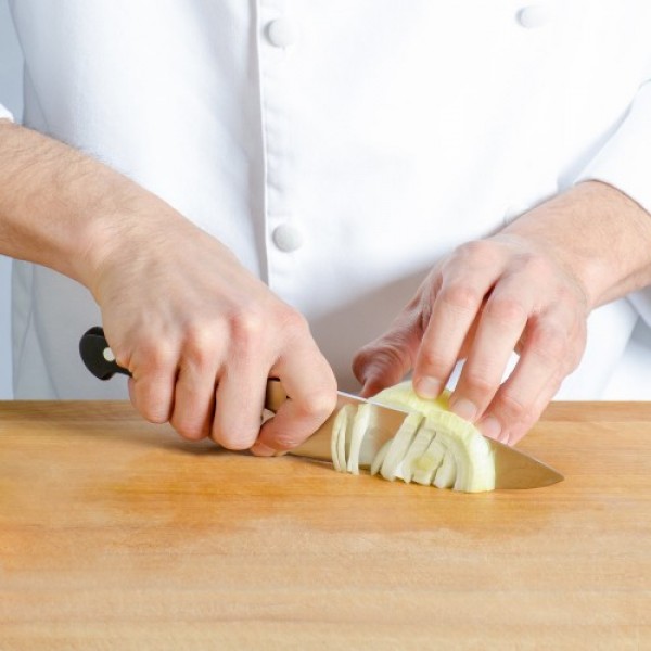 Кухонний кований професійний шеф-ніж Victorinox 7.7123.15